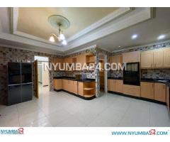 5 Bedroom House For Rent in Namiwawa Blantyre