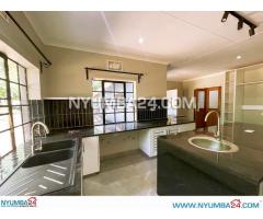 5 Bedroom House with Guest Cottage in Namiwawa Blantyre